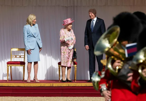abd-baskani-joe-bidendan-ii-elizabethi-kizdiracak-sozler-kralice-bana-annemi-hatirlatti-1623623173686.jpg ABD Başkanı Joe Biden'dan II. Elizabeth'i kızdıracak sözler: Kraliçe bana annemi hatırlattı-4