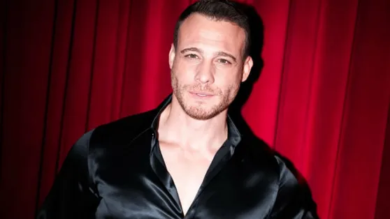 Kerem Bürsin’den aşk sürprizi! Selin Yağcıoğlu ile ilk kare geldi