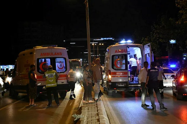 İzmir'de zincirleme kaza! 7 yaralı