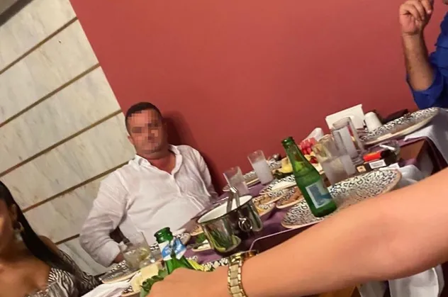 Antalya'da skandal! Ağır ceza hakimi yargıladığı sanıkla içki masasında görüntülendi