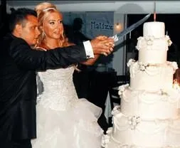 Düğün hediyesi beşi bir yerde single