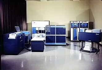 is-dunyasini-dijital-caga-tasiyan-bilgisayar-1784073305713.jpeg 67 yıl önce bugün kullandığımız dijital sistemlerin temelini atan bilgisayar: IBM 1401-5