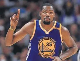 Kevin Durant futbola el attı!