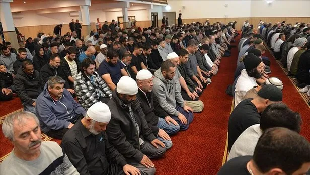 evde-teravih-namazi-nasil-kilinir-kac-rekattir-diyanete-gore-evde-teravih-namazi-kilinisi-1617701222547.jpg Evde teravih namazı nasıl kılınır? Kaç rekattır? Diyanet’e göre evde Teravih namazı kılınışı!-4