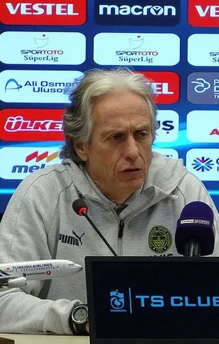 Eleştirilerden Jorge Jesus da nasibini aldı!  Aykut Kocaman’ı Jesus’un saçlarıyla photoshopladılar