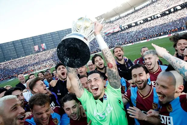 Trabzonspor ciddi bir planlama ile yola çıktı: Emeklerinin karşılığını şampiyonlukla aldı-6