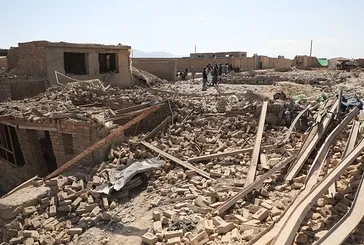 Afganistan-Pakistan sınırı yine karıştı: Kabil bombalandı