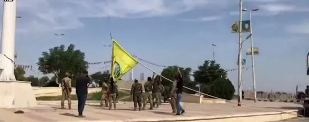 Barış Pınarı Harekatı’nda 6’ncı gün! Tel Abyad'da YPG paçavrası indirildi, Suriye Milli Ordusu bayrağı çekildi-2