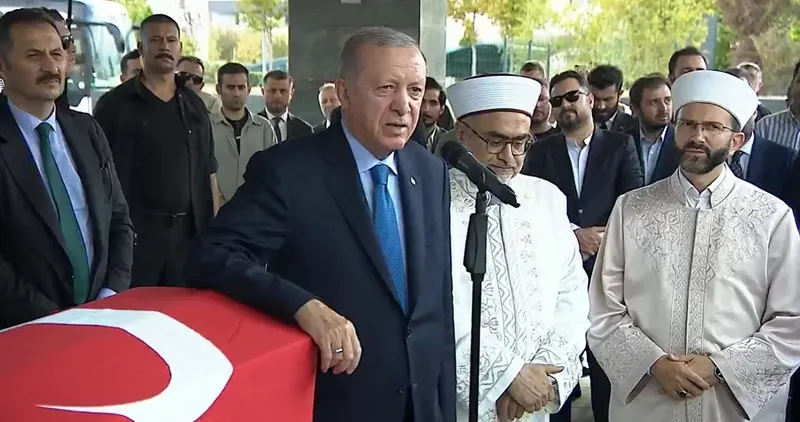 Cumhurbaşkanı Başdanışmanı Hamdi Kılıç'a veda! Başkan Erdoğan'dan taziye: Ömrünü devlete ve millete hizmete adadı! Başkan tabutu omzunda taşıdı...-2