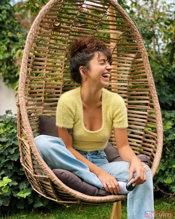 Zeynep Bastık bekarlığa veda partisinde beyaz bikinisiyle şov yaptı! O pozlar sosyal medyaya damga vurdu gören dönüp bir daha baktı - 7