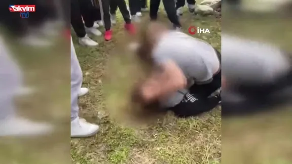 Yer: İzmir! Kız öğrenci kavgası kamerada!