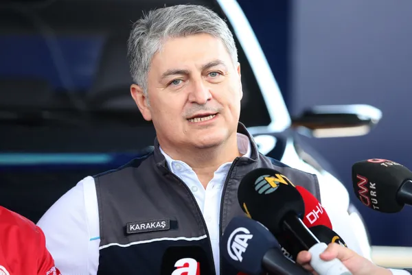 togg-ceosu-gurcan-karakas-yerli-otomobil-cip-krizi-ve-batarya-krizinden-etkilenmeyecek-1632318556509.jpg