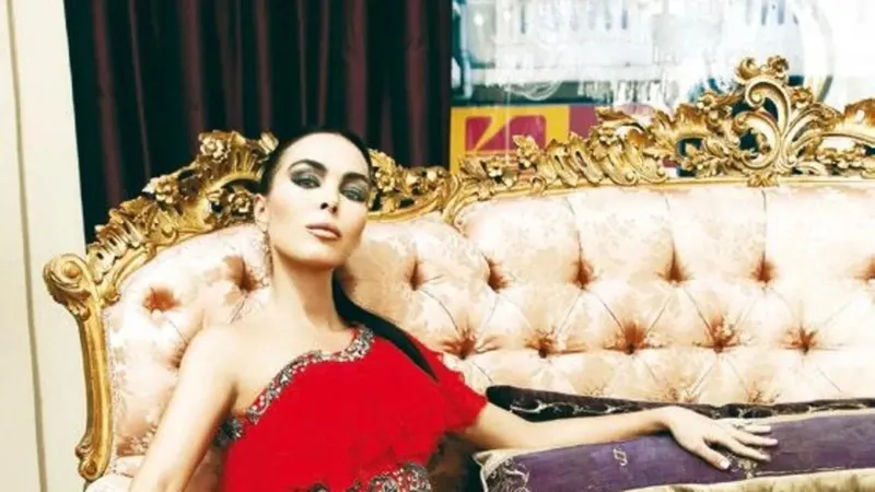 kurtlar-vadisinde-polatin-gazabina-ugramayan-tek-kisiydi-yillar-sonra-ortaya-cikti-1717744864845.jpg 20 yıl sonra ortaya çıktı! Kurtlar Vadisi'nde Polat Alemdar'ın gazabına uğramayan tek kişiydi-5