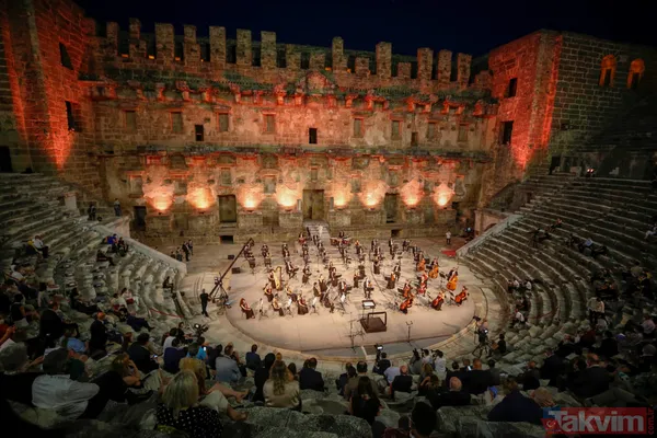 Tarihi mekanlar artık uyumuyor! Gece ziyareti başladı: Türkiye'den listenin başında... - 10