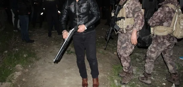 SON DAKİKA: Dur ihtarına uymadı ortalığı birbirine kattı! Elindeki tüfekle 2 saat sonra etkisiz hale getirildi-2