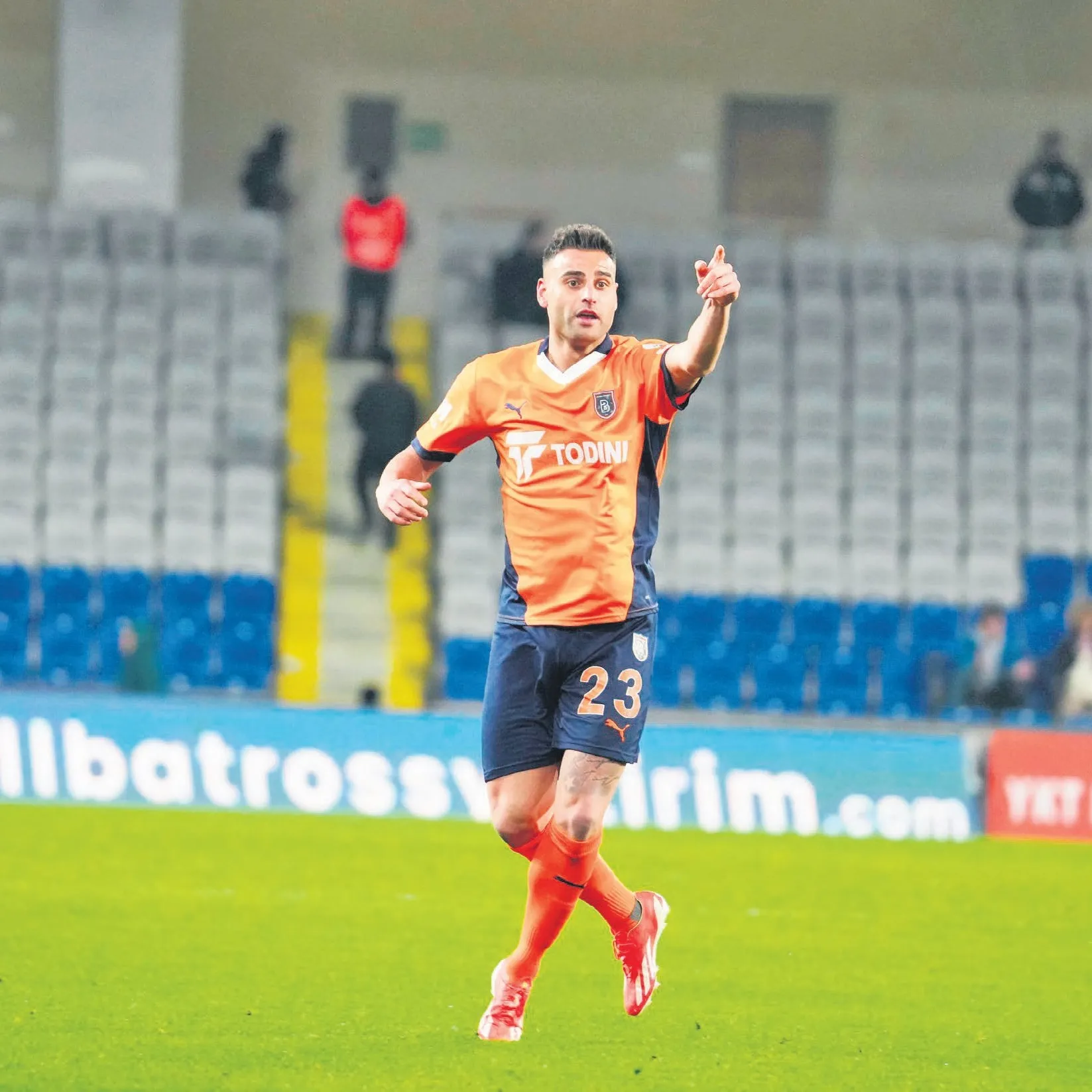 Sözleşme imzaladı