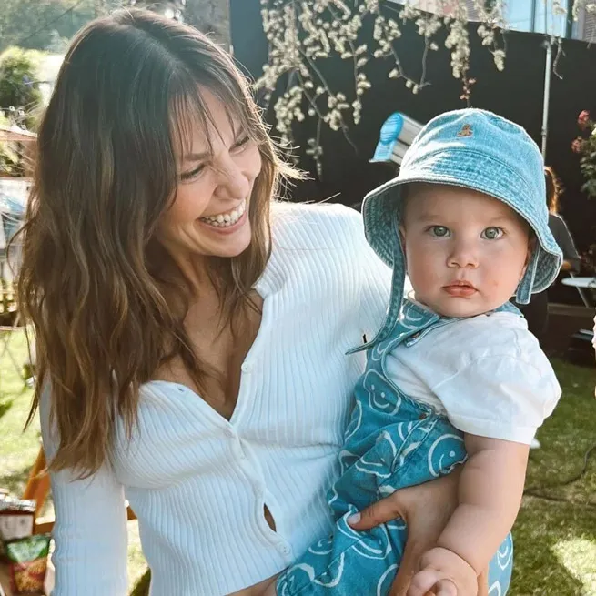 Kuruluş Osman'ın Ulugan'ı Devrim Saltoğlu’nun gözlerden uzak büyüttüğü kızı hayran bıraktı! - 12