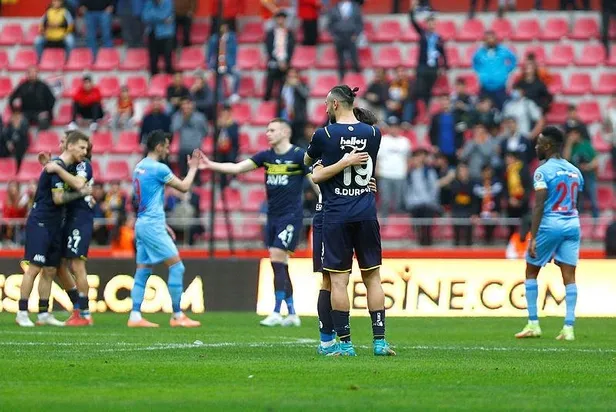 fenerbahce-kayseride-gol-olup-yagdi-deplasmanda-4-gollu-galibiyet-1648937063711.jpeg Fenerbahçe Kayseri'de gol olup yağdı! Deplasmanda 4 gollü galibiyet-4