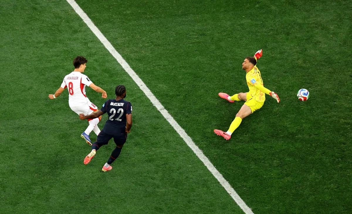 arda-guler-gol-sonrasi-vincenzo-montellaya-kostu-1782441368748.jpg Arda Güler'in gol vuruşu