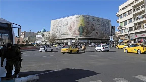 Tahran'da sokaklar karıştı! ABD İran'da darbe mi yapacak?