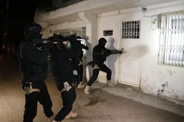 Adana’da terör örgütü DEAŞ’a şafak operasyonu: 7 gözaltı kararı