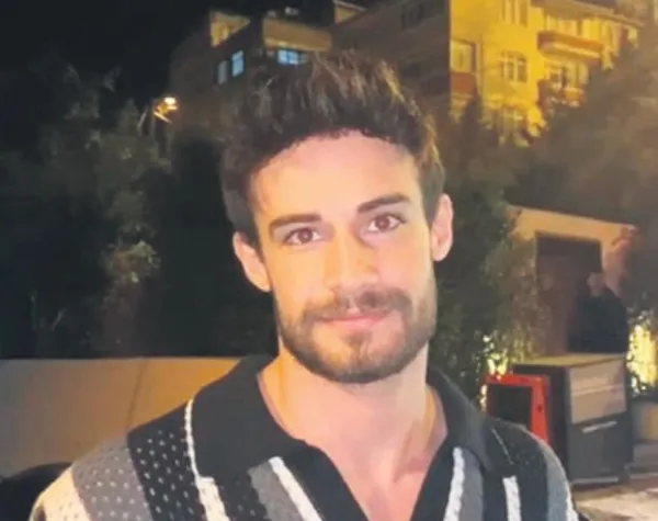 gergin-gece-survivor-batuhan-karacakaya-bir-kadinla-goruntulenince-gazetecilere-1682705066398.jpeg