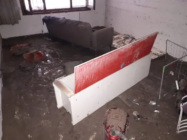 ankarada-sel-felaketi-buse-nur-doganay-bodrumda-can-verdi-facia-goz-gore-gore-geliyorum-demis-1656736780929.jpeg Ankara'da sel felaketi: Buse Nur Doğanay bodrumda can verdi! Facia göz göre göre geliyorum demiş-3