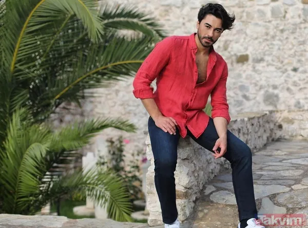 Eda Ece mavi bikinisiyle Bodrum'u salladı! İşte Eda Ece ve sevgilisi Buğrahan Tuncer'in tatili... - 25