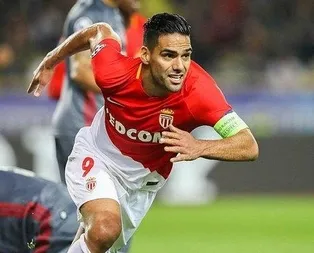 Son dakika transfer haberleri... İtalyanlar duyurdu: Falcao Galatasarayda