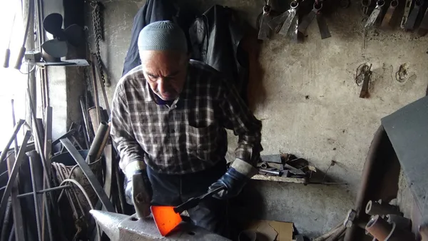 60-yillik-ustanin-cagrisi-yetistirecek-usta-bulamiyoruz-1616744148679.jpg 60 yıllık ustanın çağrısı: Yetiştirecek usta bulamıyoruz-12