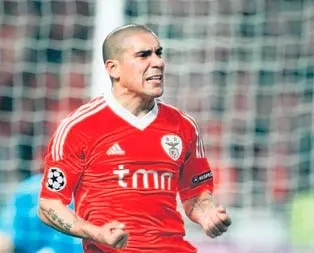 Maxi imzaya çok yakın