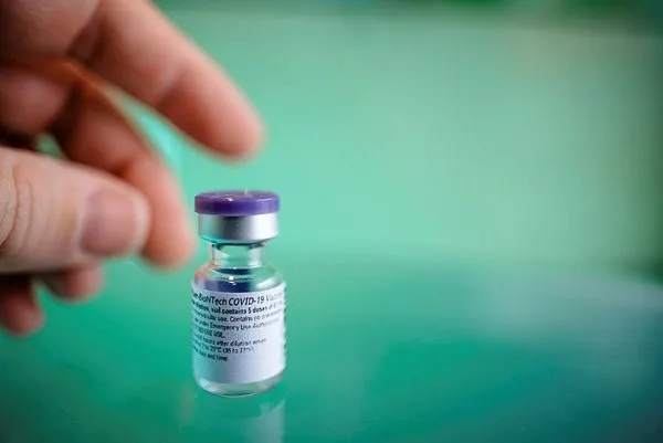 Pfizer'den kafa karıştıran koronavirüs aşısı açıklaması: Aşı olanların başkalarına virüs bulaştırıp bulaştırmayacağı...-5