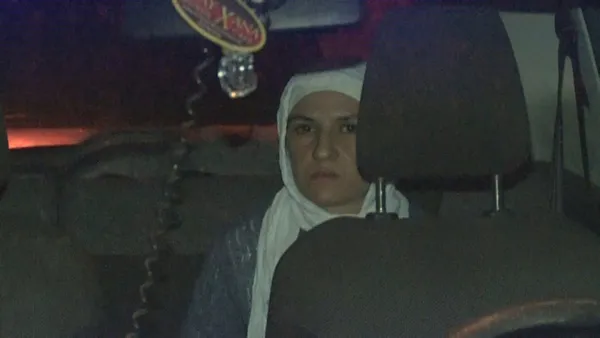 kocasini-15-balta-darbesiyle-oldurdugu-iddiasiyla-yargilanan-kadin-ben-oldurmedim-son-darbeyi-polis-vurdu-1638882706941.jpg Kocasını 15 balta darbesiyle öldürdüğü iddiasıyla yargılanan kadın: Ben öldürmedim son darbeyi polis vurdu-3
