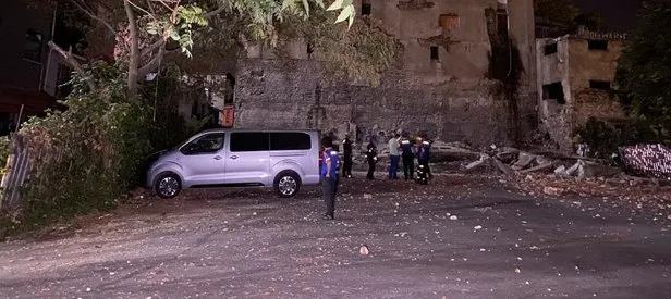 Beyoğlu’nda bina çöktü!