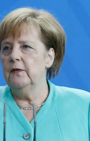 Merkel: Türkiye'nin NATO üyesi kalması lazım