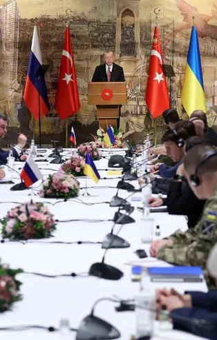 İtalyan Bakan Maio'dan Ukrayna - Rusya savaşıyla ilgili dikkat çeken sözler! Barış için çare Türkiye