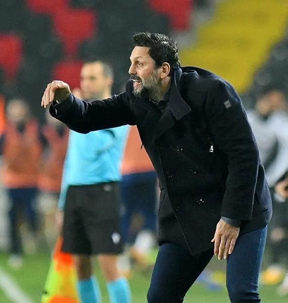 gaziantep-fk-maglubiyeti-sonrasi-erol-buluttan-var-tepkisi-bence-en-buyuk-sey-verilmeyen-penaltimiz-ve-golumuz-1608404106882.jpeg Gaziantep FK mağlubiyeti sonrası Erol Bulut'tan VAR tepkisi: "Bence en büyük şey verilmeyen penaltımız ve golümüz"-2