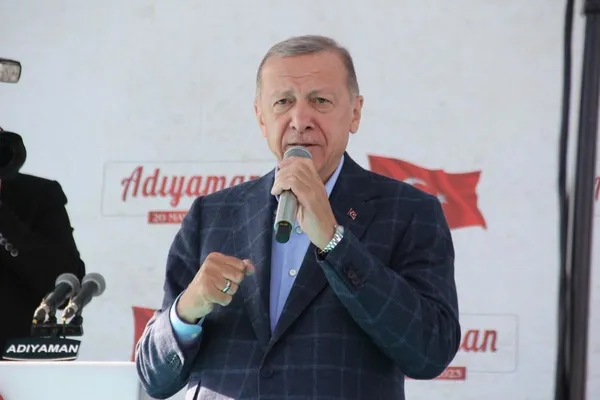 baskan-erdogan-yedili-koalisyonun-adayi-kilicdarogluna-yuklendi-hepsinin-demokrasi-maskesi-dustu-1684621684307.jpeg