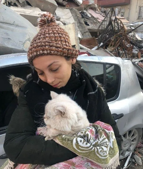 9 yıldır beraber olan genç çifti deprem ayırdı: "Son nefesimde elimi sen tutacaksın"-6