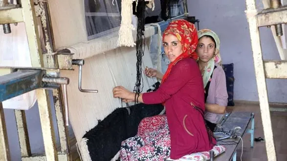 Genç kızların yaptığı kıl halılara Arap ülkelerinden talep yağıyor-2