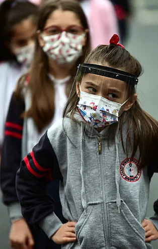 Son dakika: Milli Eğitim Bakanı Mahmut Özer açıkladı! Yarıyıl tatili uzayacak mı?