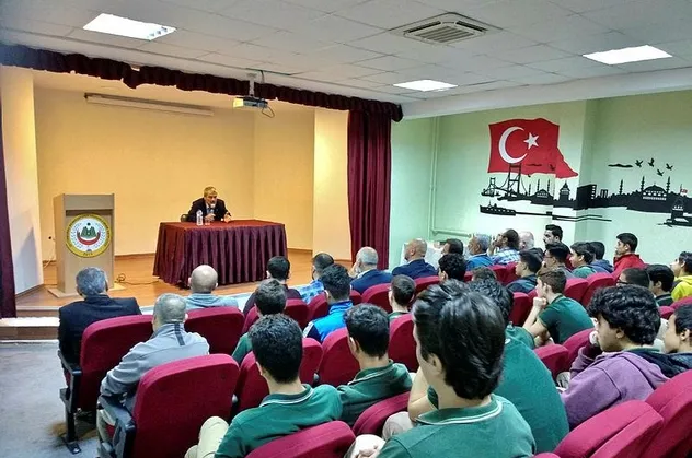 Sadık Albayrak, imam hatipli öğrencilerle buluştu