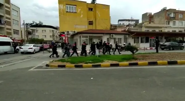 film-gibi-operasyon-fidye-icin-kacirilan-katarli-is-insani-kurtarildi-1612520979288.jpg Film gibi operasyon! Fidye için kaçırılan Katarlı iş insanı kurtarıldı-5