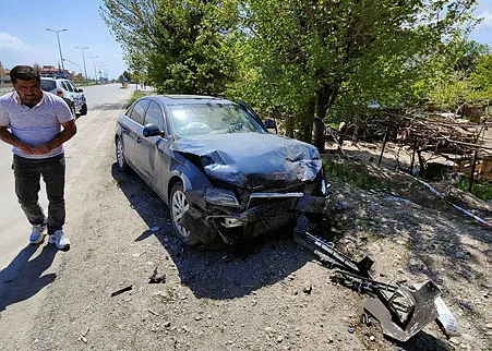 Kontrolsüz kavşakta kaza! Araç hurdaya döndü! 1 yaralı-1