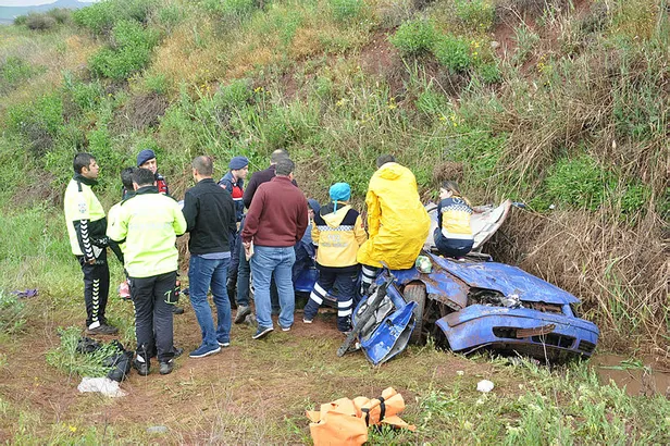 Son dakika: Eğitim dönüşü feci kaza: 2 polis şehit, 1 ağır yaralı-1