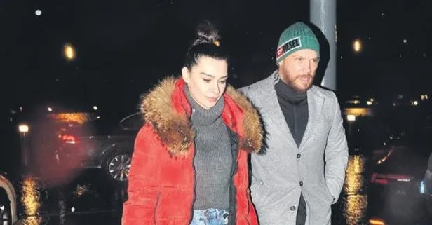 Burcu Kiratli Ile Sinan Akcil A Barisma Bereketli Geldi Unlu Cifte Teklif Yagdi Takvim