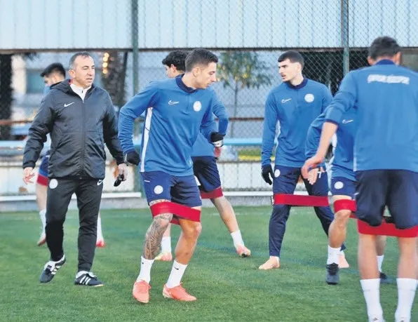 Çaykur Rizespor transfer sinyali verdi! Recep Uçar hücuma dönük orta saha istedi