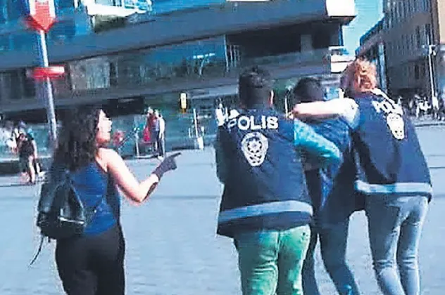 Tacize tokat!