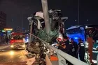 Adana'da yolcu otobüsü alt geçit duvarına çarptı: 11 yaralı