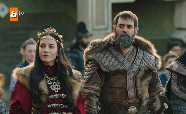 pusatin-ruhu-soguktur-bilesin-destan-7-bolum-fragmani-isyan-icin-yeltenince-kellesinden-olacak-1641454456914.jpg Pusatın ruhu soğuktur bilesin! Destan 7. bölüm fragmanı: İsyan için yeltenince kellesinden olacak-2